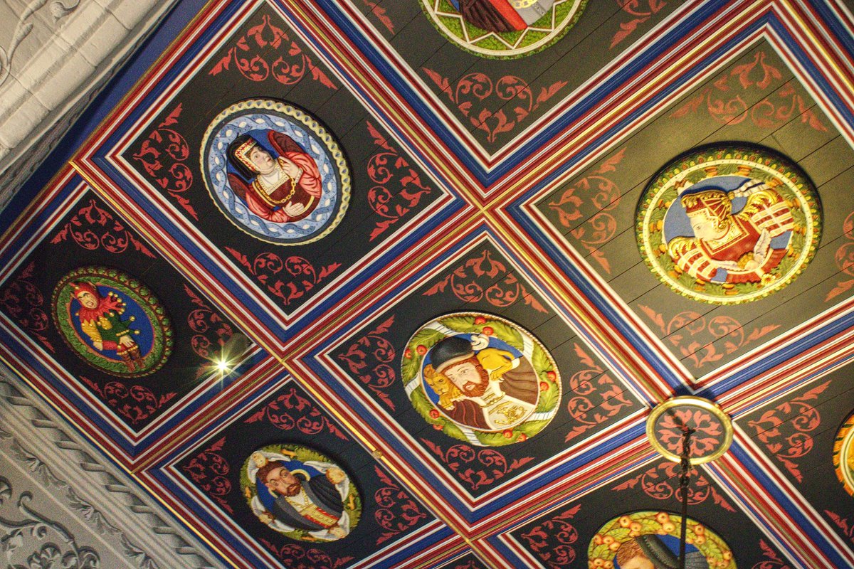 woodiechef's tweet photo. I’ve got a feeling that I posted these for #WeekCforCircles last time around, but, hey, the people in them are in costume.
The ceiling at Stirling Castle.
#AlphabetChallenge #WeekCforCostume https://t.co/0r6msdBdOi