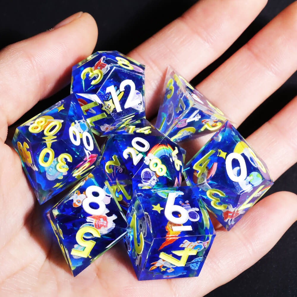 diceofdragons's tweet image. ✨ Glow beyond the stars! The &quot;Flying into Space&quot; glow-in-the-dark sharp edge dice is your ticket to interstellar adventures. 🚀

#DnD #GlowDice #SharpEdgeDice #TabletopGaming #RollInStyle