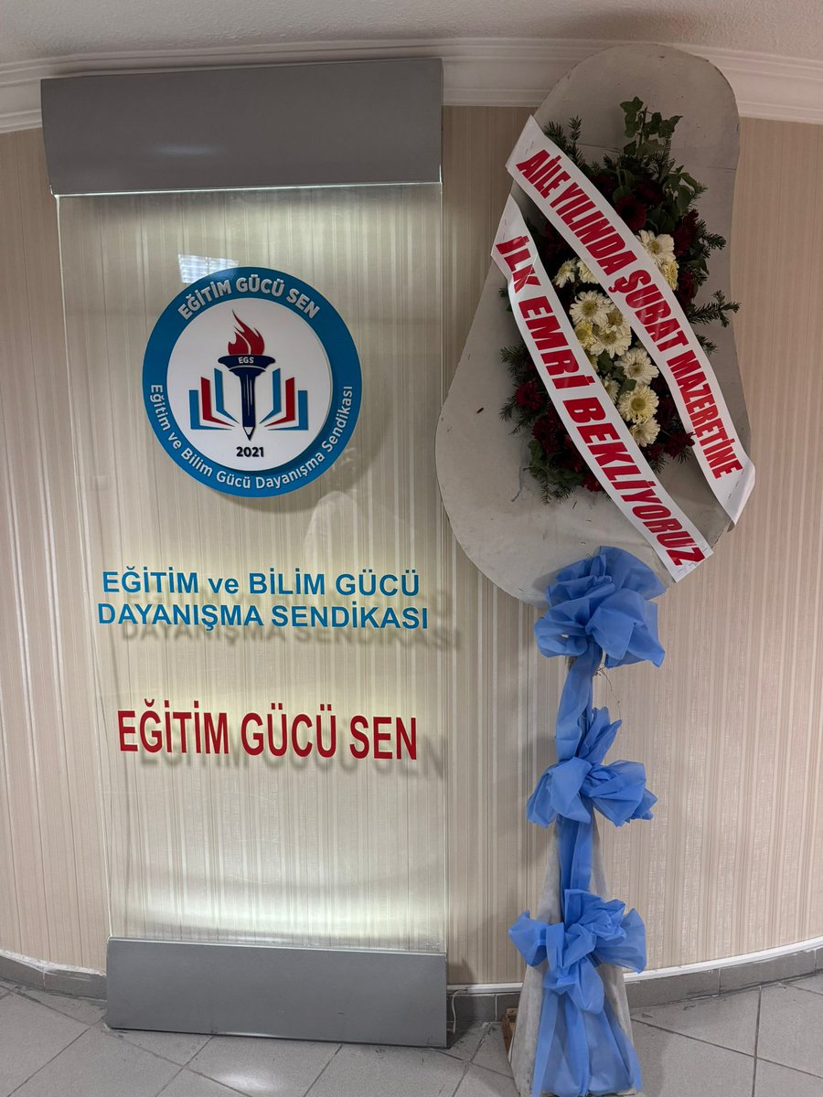 İl emri bekleyen öğretmenlerimize teşekkür ediyoruz. Şubat mazeretine il emri verilmesi için Bakanlıkla görüşmelerimizi sürdürüyoruz. Hem sözlü hem de yazılı taleplerimizde bulunduk. İl emri verilene kadar talepte bulunmaya ve çalışmalarımıza devam edeceğiz.
<a href="/tcmeb/">Millî Eğitim Bakanlığı</a>