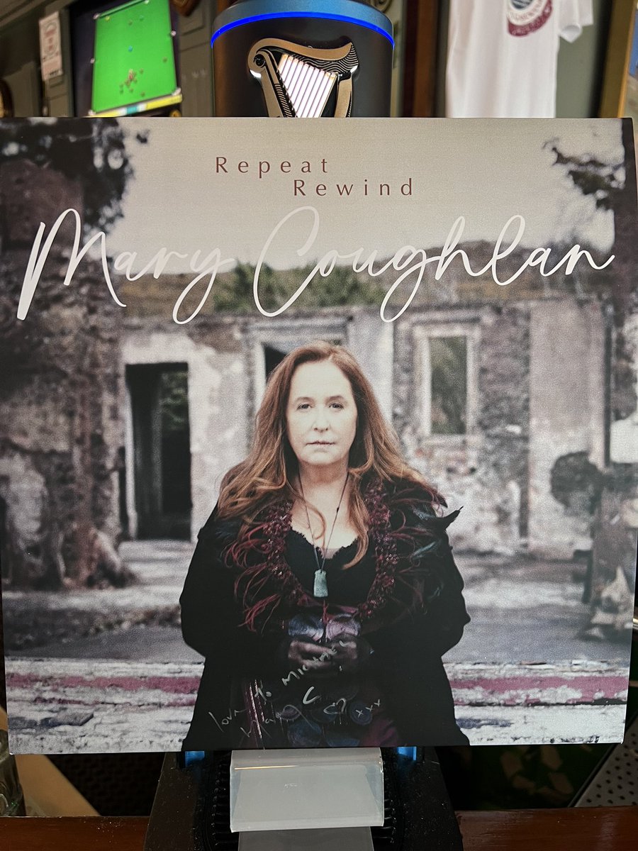 CoynesGastropub's tweet photo. @mary_coughlan4 
Queen of all she surveys 👑

#MaryCoughlan #RepeatRewind #Vinyl https://t.co/o5GbKeZa87