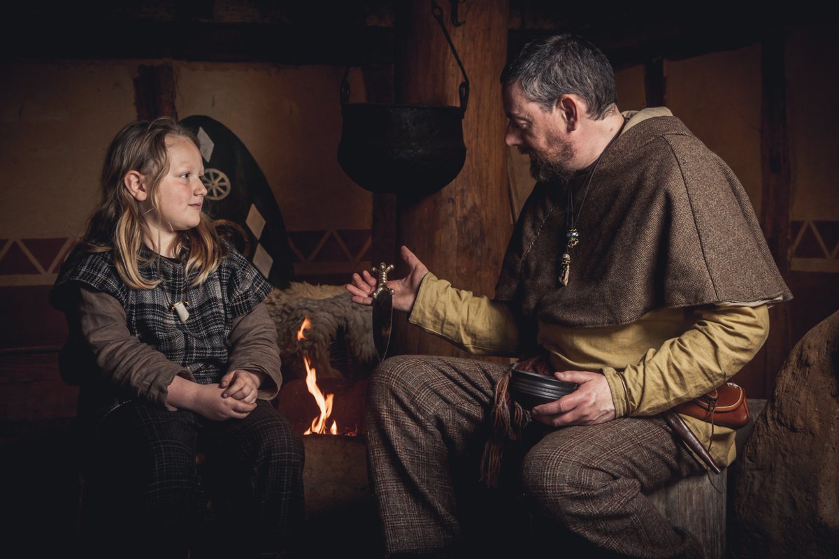 CAtrebate's tweet photo. Famille Atrébate:
Craxentos &amp; Colignios.
Photo: Barry's Photography.

#GauleBelgique #commios #Atrebates #reconstitutionhistorique #antiquité #teamgaulois #TeamAntique #Vercingétorix #gaulois #guerriersgaulois #famillegauloise https://t.co/LrQaxRsZBc