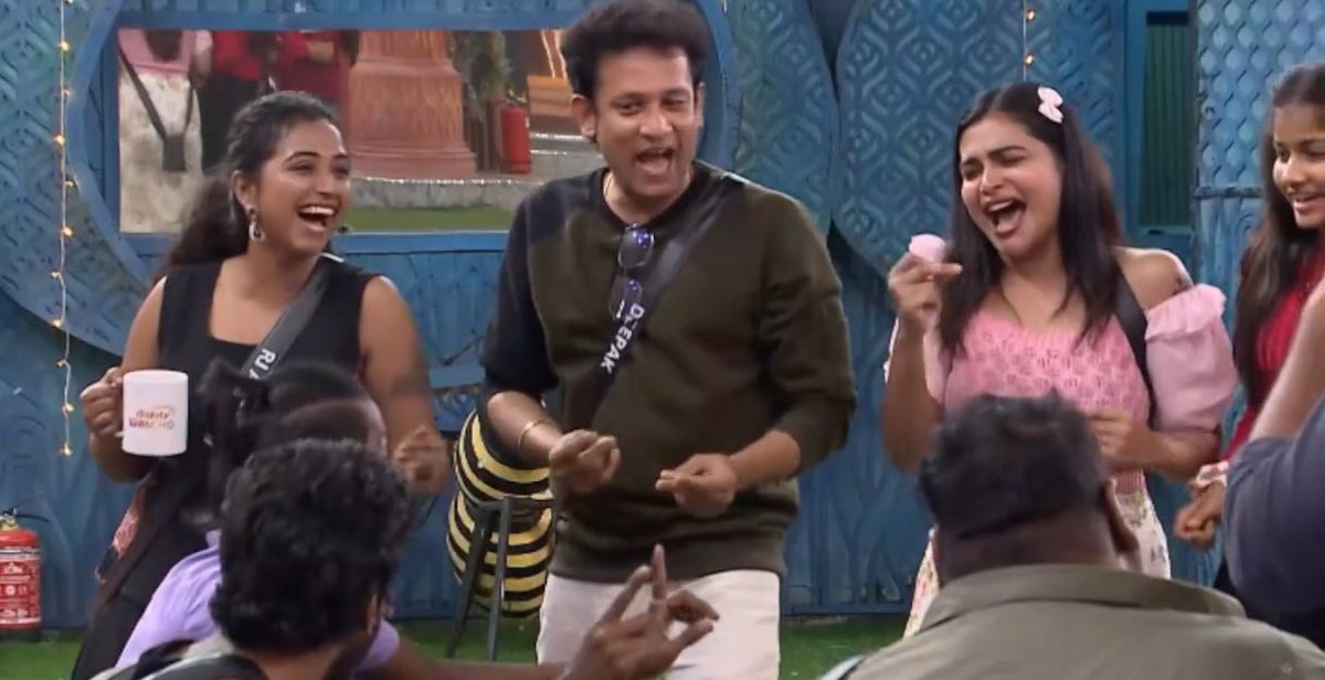 Shalnyy's tweet photo. Vibing with senior 🤩
#Deepak full of positivity and energy 
#BiggbossTamil #BiggBossTamil8 https://t.co/kb84doZcJQ