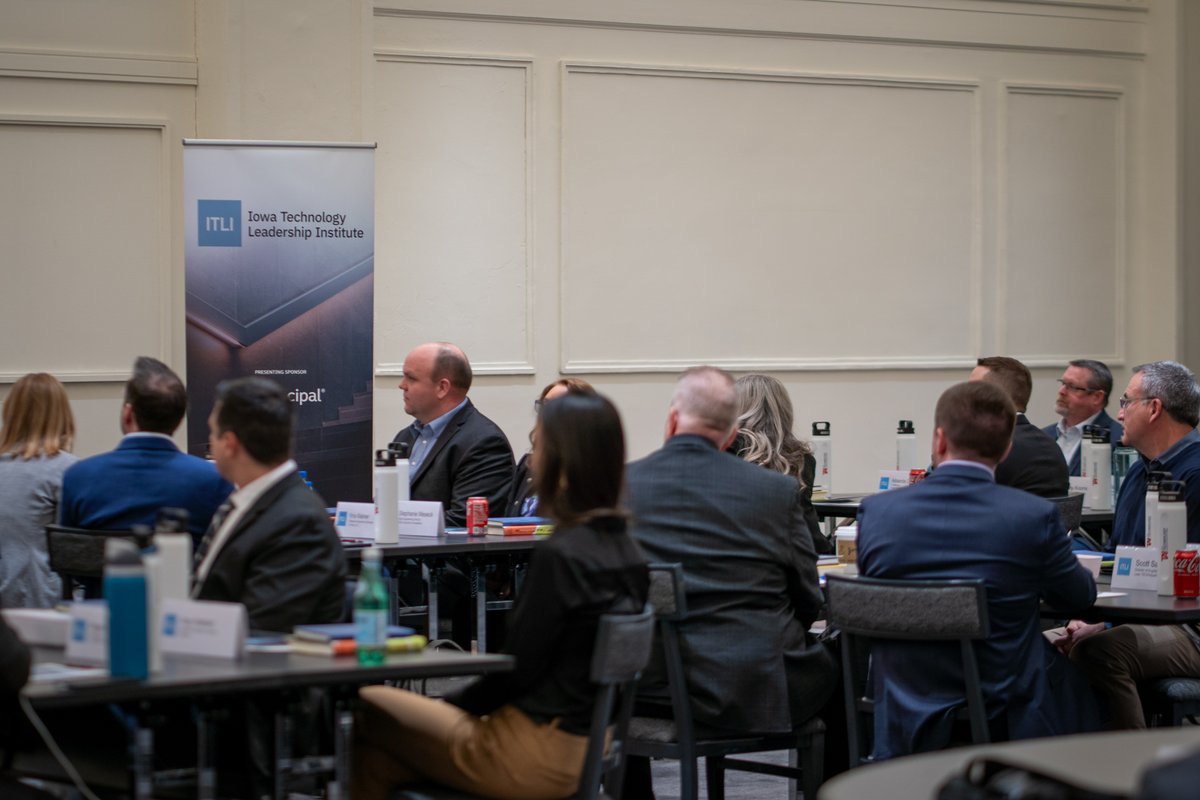 TechnologyIowa's tweet photo. The fourth cohort of ITLI launched this week in DSM focused on executive presence, with engaging discussions from leader Dave Tucker @nextlevelvc and panelists Meg Anderson @principal & Paul Hlivko @WellmarkBCBS.
Thanks to @fg_life for hosting & @principal for supporting.
#ITLI https://t.co/28wCFBGyHr
