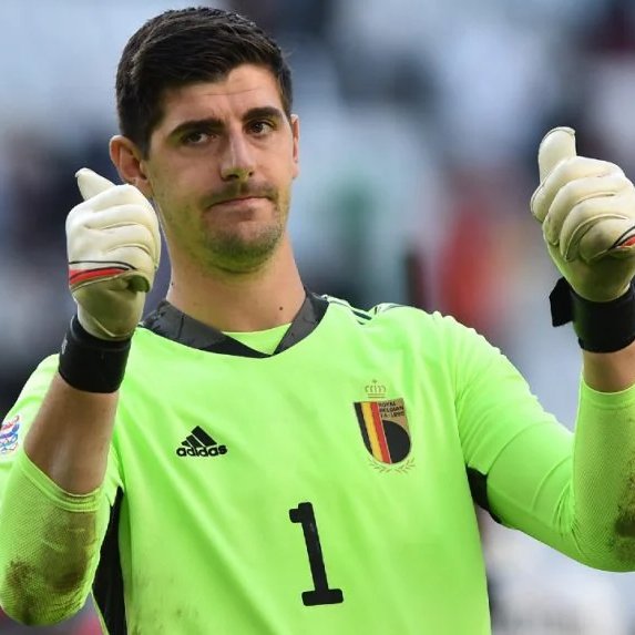 SportDirect24's tweet photo. 🚨🇧🇪 Belgium Sack Coach Domenico Tedesco

The Red Devils have parted ways with Tedesco, opening the door for a potential Thibaut Courtois return to the national team.

#Belgium #Courtois #Tedesco #RedDevils https://t.co/AsnUKXKbZX