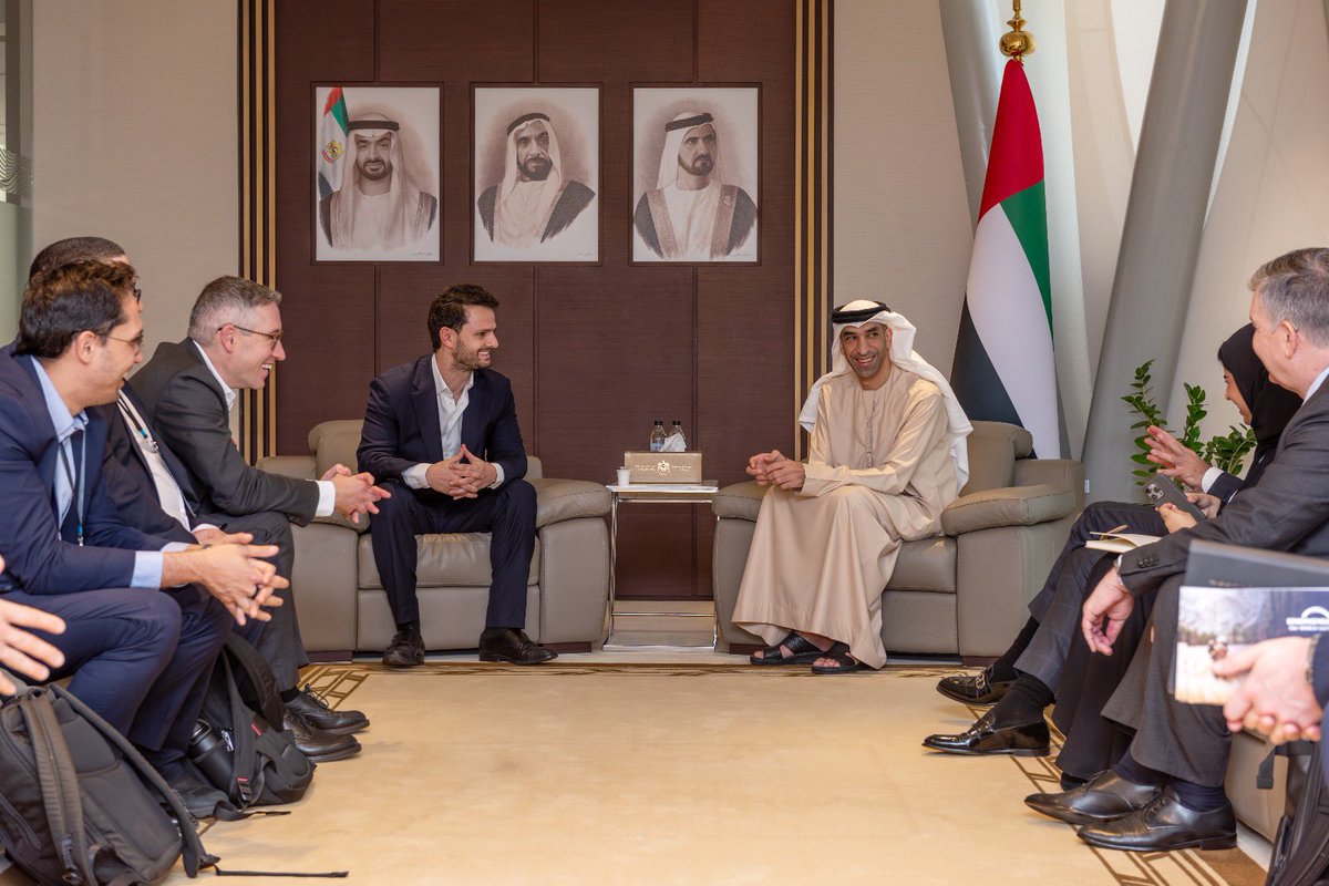 ThaniAlZeyoudi's tweet photo. تسهم مبادرة الجيل التالي من الاستثمارات الأجنبية المباشرة في توفير الحلول المبتكرة لمواجهة التحديات العالمية. إن شراكتنا الأخيرة مع #ClimateFirst تشكل خطوة مهمة نحو تحقيق أجندة الاستدامة العالمية، وتسهيل الشراكات، وتمكين الشركات الرائدة من دخول السوق الإماراتي. https://t.co/8nOBfDIBVL