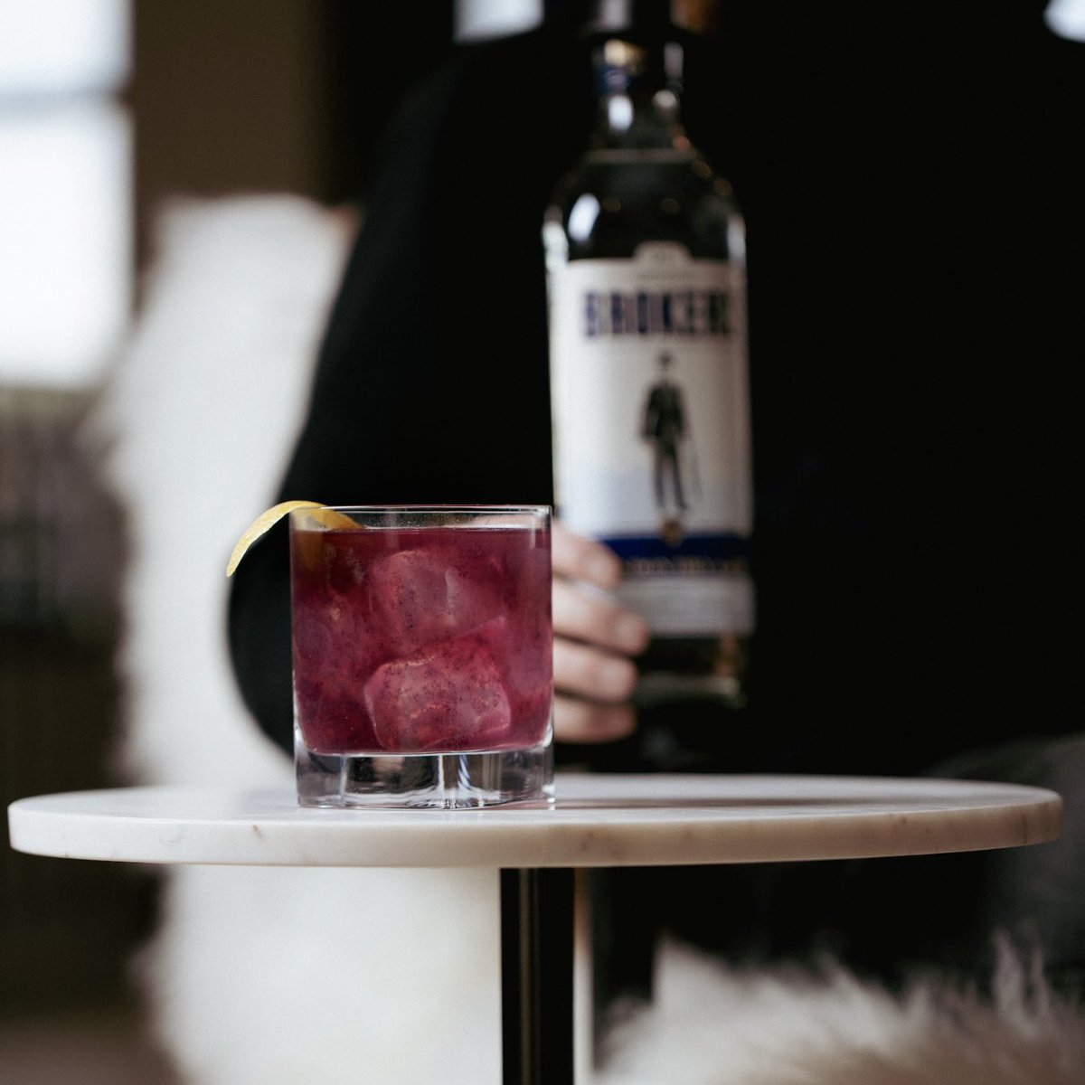 Vibrant cocktails to dazzle your tastebuds.⁠
⁠
1.5 oz Broker's Gin⁠
0.5 oz Black Raspberry Liqueur⁠
1 oz Cranberry Juice⁠
0.5 oz Lime or Lemon Juice⁠
1 oz Tonic Water⁠
Lemon or Lime Wheel garnish