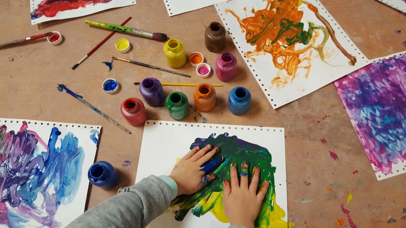 GreenhillNC's tweet photo. ArtQuest at GreenHill is seeking artists or teams to design interactive stations for its 30th anniversary celebration! New stations will connect art and STEM, encouraging creative play and process-based learning for all ages.

Application Deadline: February 28, 2025 https://t.co/ncuNcL3p85