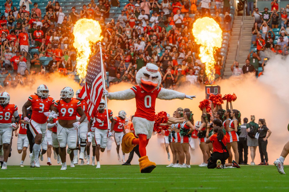CoachDowns's tweet photo. Thank you @CoachPop_Cooney &amp; @CanesFootball for stopping by to talk ball, and about potential student athletes. @ATM_SharksFB @atmsenior @Coach_Alexander #ItsAllAboutTheU #GoCanes https://t.co/yq3WaYTP9Z