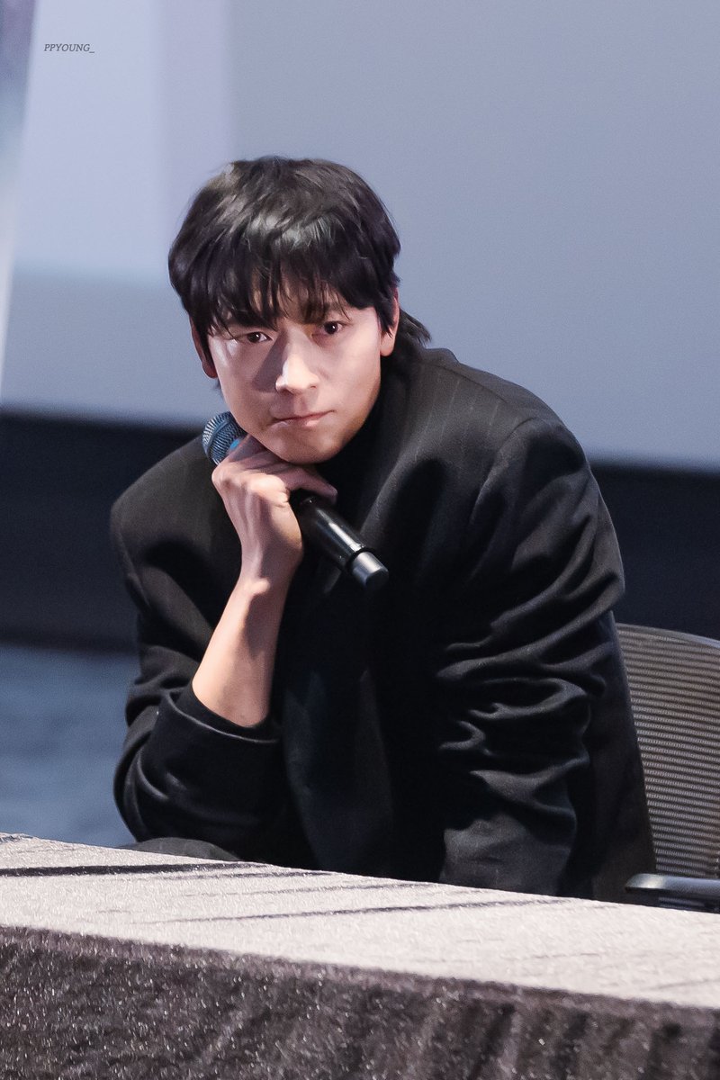 우리의 겨울🫧❄️ 생일 축하해! 🩵💙🖤

#강동원 
#HappyDongwonDay