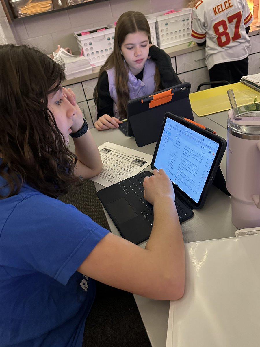 Natalie Flora tweet media