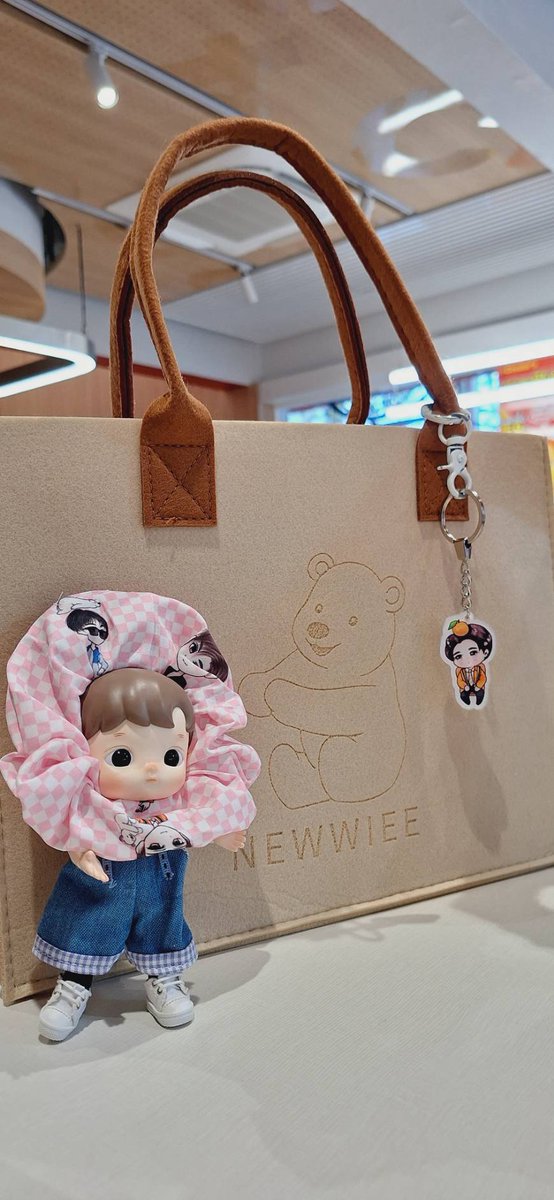 Polca_Photo_TN's tweet photo. Project 2 to #32ndNewwieeBDWonderland 
ร่วมฉลองเดือนเกิดน้องนิวค่ะ
แจกกระเป๋า พวงกุญแจ และยางมัดผมใน1เซ็ทค่ะ จำนวน10รางวัล(สุ่ม)
เพียงรีโควททวิตนี้ 
พร้อมคำที่อยากบอกอะไรฐิติภูมิใรปีนี้
ใส่แท็ก 
#32ndNewwieeBDWonderland 
#Newwiee 
เริ่มเล่นตั้งแต่วันนี้-วันที่22มกราคมเวลา20.00นเท่านั้นนะคะ
มาเล่นกันเยอะๆน้าาาา