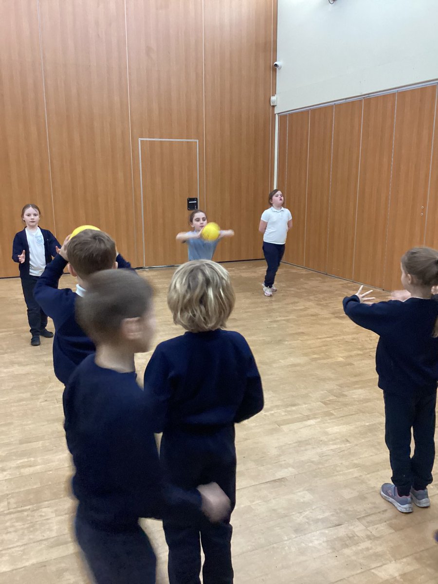 🏀 3M enjoyed their #StocktonWoodPE lesson today. They practised balanced landings and chest passing. 🏀