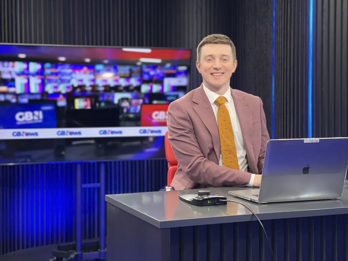 As the afternoon begins, my bulletin shift ends.

Todays top stories: 
- Drill rapper recalled to jail
- Israel cabinet approving ceasefire
- PM in Poland with new defence deal
- Nazi jailed for stabbing asylum seeker

📸 <a href="/iamtatiana/">Tatiana Sanchez</a> 

<a href="/GBNEWS/">GB News</a>