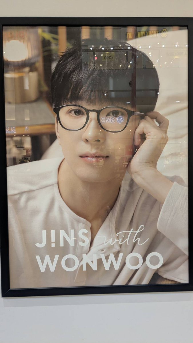 skymitsuyou's tweet photo. #JINSwithWONWOO https://t.co/oBkHlRQ8no