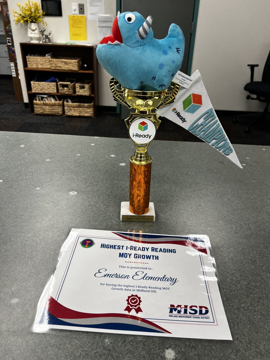 AraeliaB's tweet photo. Congratulations to Emerson Elementary for earning the Highest I-Ready MOY Growth in Reading Award! We are so proud of this leader, our Emerson teachers, and most of all, our Emerson readers! Keep growing! ❤️💙

#MISDProud
@CurriculumAssoc https://t.co/nXhjvnyzrc