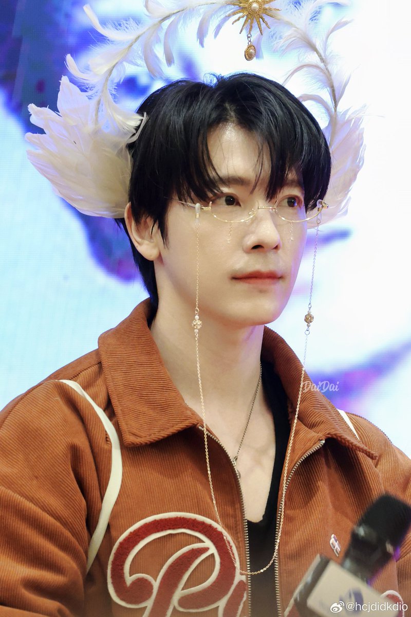 xxddeohaexx's tweet image. Pretty man🥹