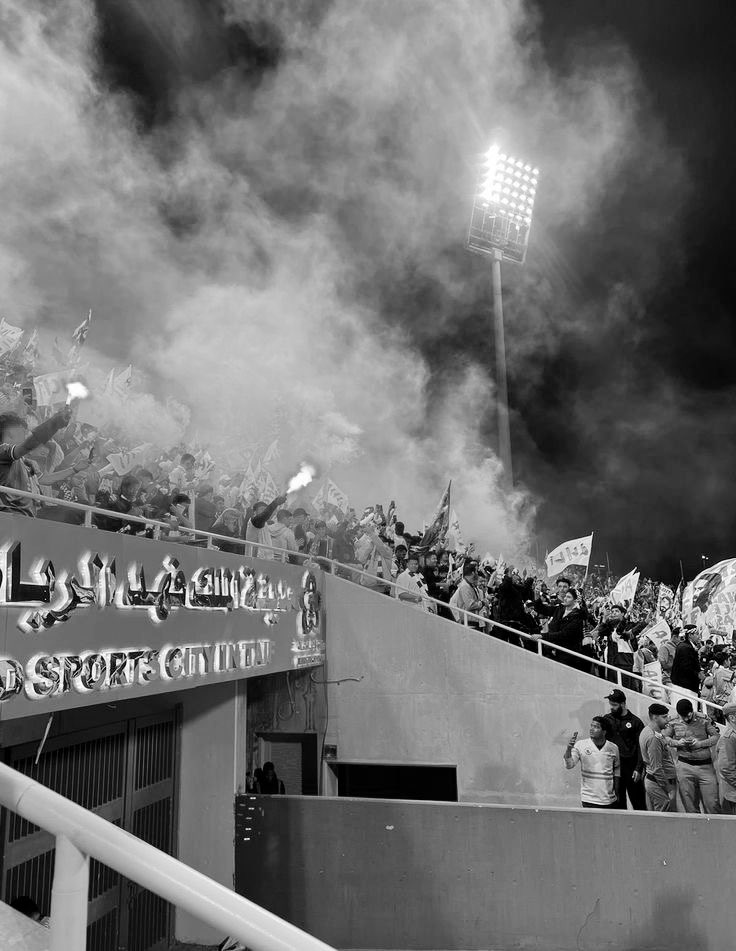 ki71o's tweet photo. يا ولـي العهد #الأهلي بحاجتك .. لما يتبقى من الاهلي سوى اسمه وجمهوره .. 

الاهلي طالب بجناح .. ولم يلبى طلبه
الاهلي طالب بمحور .. ولم يلبى طلبه
الاهلي طالب بظهير .. ولم يلبى طلبه

مدرب الاهلي ماتياس يطالب بحق ناديه وتم طرده

انقذو الاهلي .. 🙏🏻💚

 #الاهلاويون_يناشدون_ولي_العهد https://t.co/kew5yph4S1