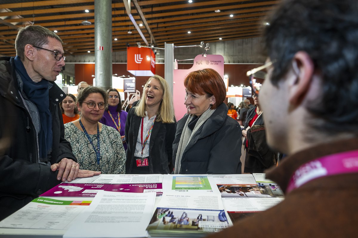 INSPÉ Lille HdF (@inspe_lille) on Twitter photo Valérie Cabuil rectrice de l'<a href="/AcLille/">Académie de Lille</a>, Esther Dehoux vice présidente de l'<a href="/univ_lille/">Université de Lille</a> et <a href="/SebJakubowski/">Sébastien Jakubowski</a>, directeur de l'INSPÉ Lille HdF ont participé ce midi à l'inauguration du salon du lycéen et de l'<a href="/letudiant/">l'Etudiant</a>.
👉 De beaux échanges avec nos étudiants en Master MEEF. Valérie Cabuil rectrice de l'<a href="/AcLille/">Académie de Lille</a>, Esther Dehoux vice présidente de l'<a href="/univ_lille/">Université de Lille</a> et <a href="/SebJakubowski/">Sébastien Jakubowski</a>, directeur de l'INSPÉ Lille HdF ont participé ce midi à l'inauguration du salon du lycéen et de l'<a href="/letudiant/">l'Etudiant</a>.
👉 De beaux échanges avec nos étudiants en Master MEEF.