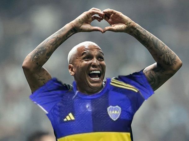 pablo_collaz's tweet photo. Acá en rio alentando al boca #CasacaCEF #CEF https://t.co/Lyp80BgHt5