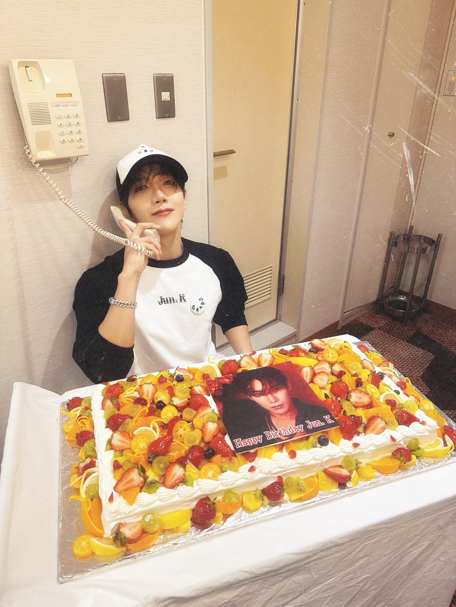 follow_2PMJP's tweet photo. Hottestの皆さん🩷

Jun. K Solo Tour 2025 “O/N”
初日の名古屋公演が終わりました！！

ジュンケイの歌声でお届けする新しいステージはいかがでしたか？

声援をありがとうございました🐼📣

素敵なサプライズも🎂💐🎁
またお会いしましょう〜🤙💋

#Jun_K #ジュンケイ
#SoloTour_2025
#ONtour2025 https://t.co/HzmN1PzbBL