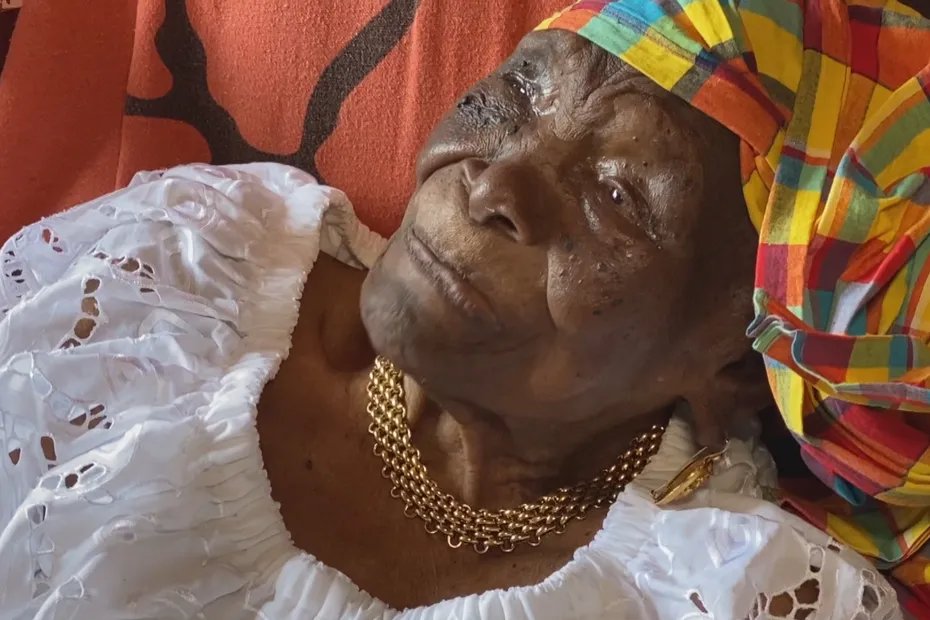 la1ere's tweet photo. 👵 Émilienne Bécarmin, doyenne de la Guadeloupe, est décédée à l'âge de 113 ans

👉 Née le 4 juin 1911 à Saint-Claude, elle était reconnue comme la troisième personne la plus âgée de France au moment de sa mort

📱💻 https://t.co/MTZUcOHaia https://t.co/kSDEf9Msrm
