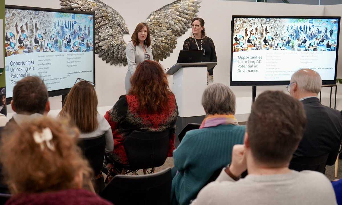 Hull College tweet media