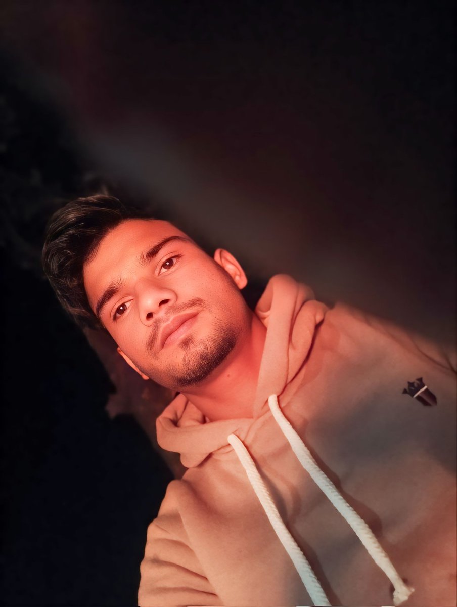 MA__MohdAli's tweet image. औरों की आग क्या तुझे कुंदन बनाएगी अपनी भी आग में कभी चुप-चाप जल के देख।

#viral #nightpic📸#fire @MA__MohdAli
#highlight #followers