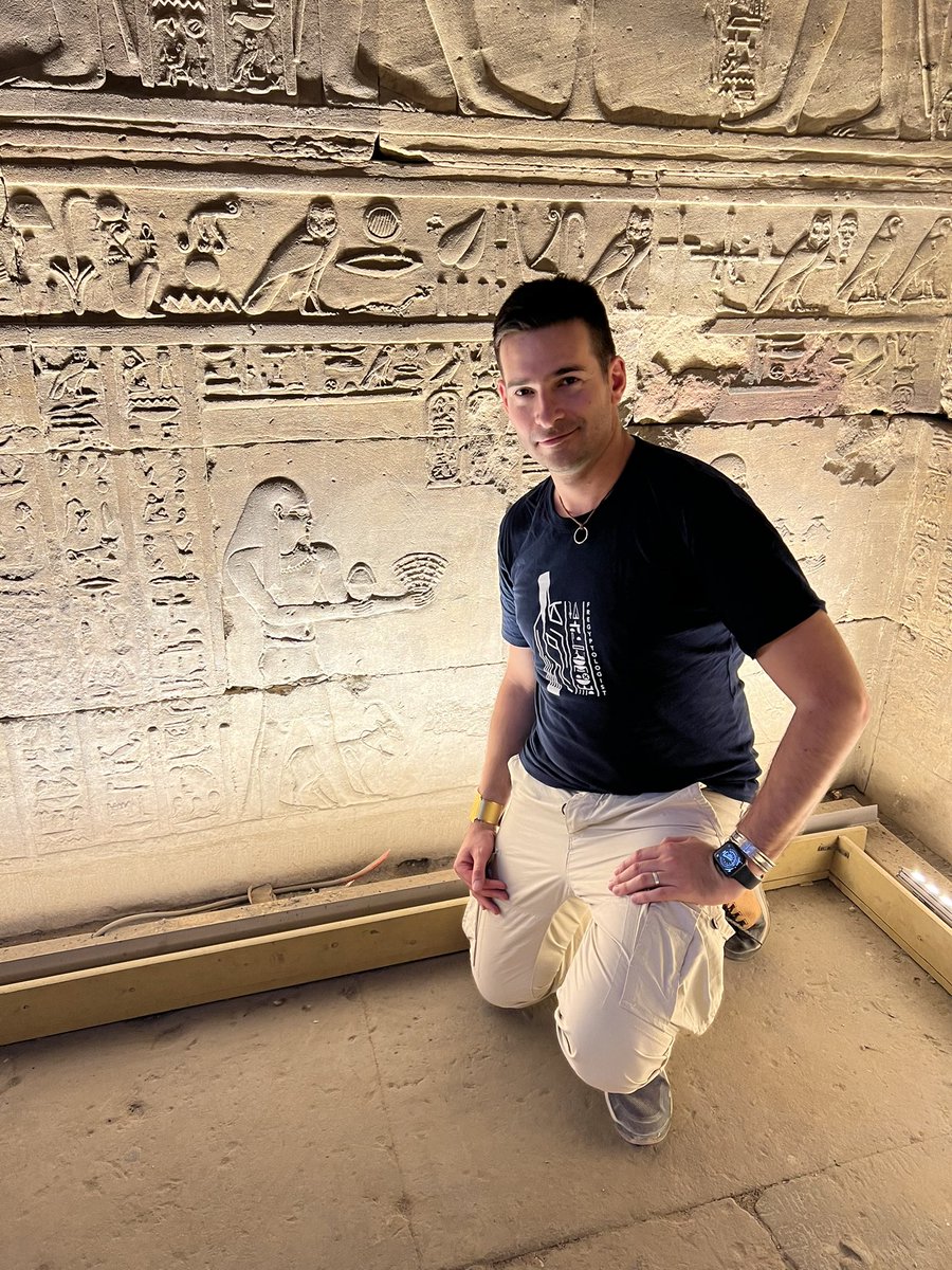 FREgyptologist's tweet photo. Premières images de ma prochaine vidéo sur le pseudo « wifi » pharaonique 😅 La vérité est bien plus simple, surtout quand la légende hiéroglyphique autour révèle de quoi il s’agit 😜

#edfou #edfu #edfutemple #fregyptologist #wifi https://t.co/77575U3tiH
