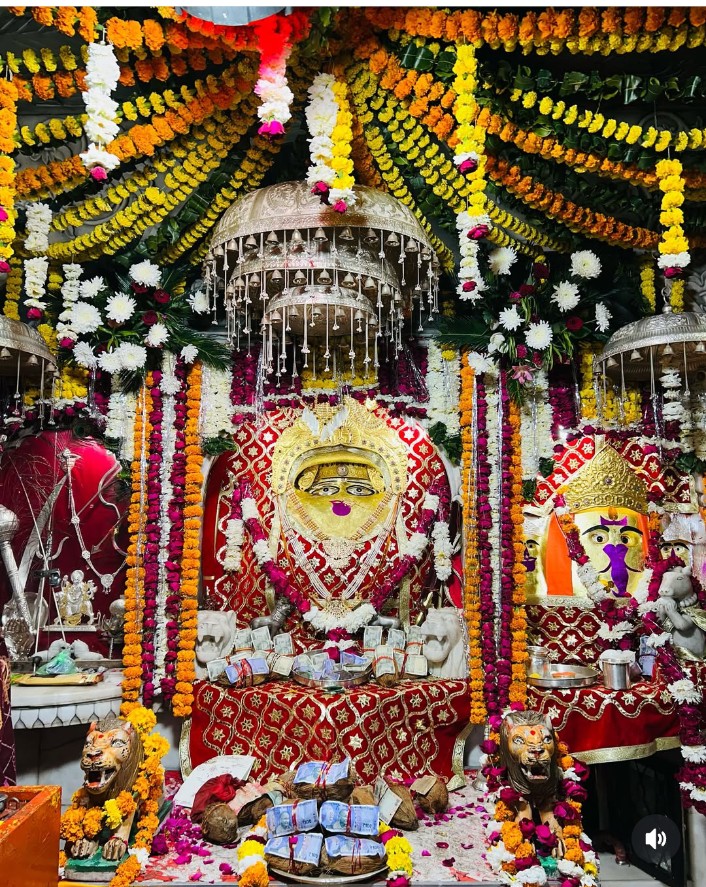 manisha0233's tweet photo. 🌆🚩हज़ार बर्क़ गिरे लाख आँधियाँ उट्ठें
वो फूल खिल के रहेंगे जो खिलने वाले हैं🌆🚩
#GoodNightTwitterWorld
#chauthMata https://t.co/3scfisLLtW