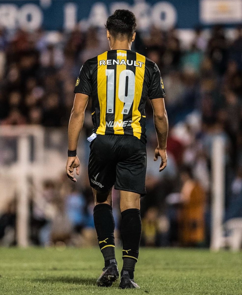 Estado actual:
○ Soltero.
○ En una relación.
●   Esperando que anuncien al Rey y rezando para que lo traigan al Mati Arezo