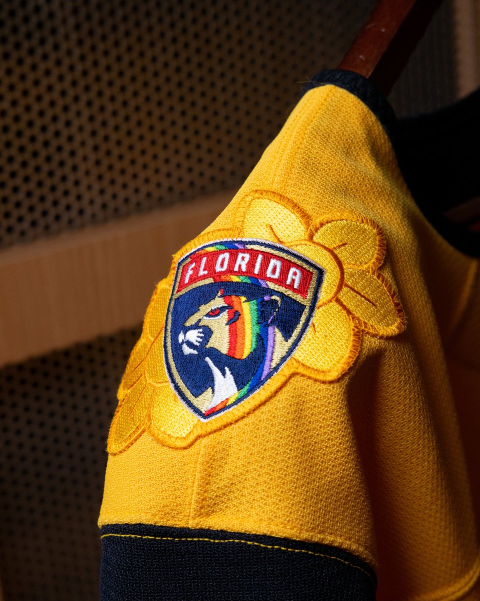 graveyardgayme's tweet photo. I simply think some of the teams should sell the shoulder patches as separate merch!!! Like do they know how hard all the jean jackets with patches queers in the community would go for this stuff? https://t.co/M88jERb9JJ