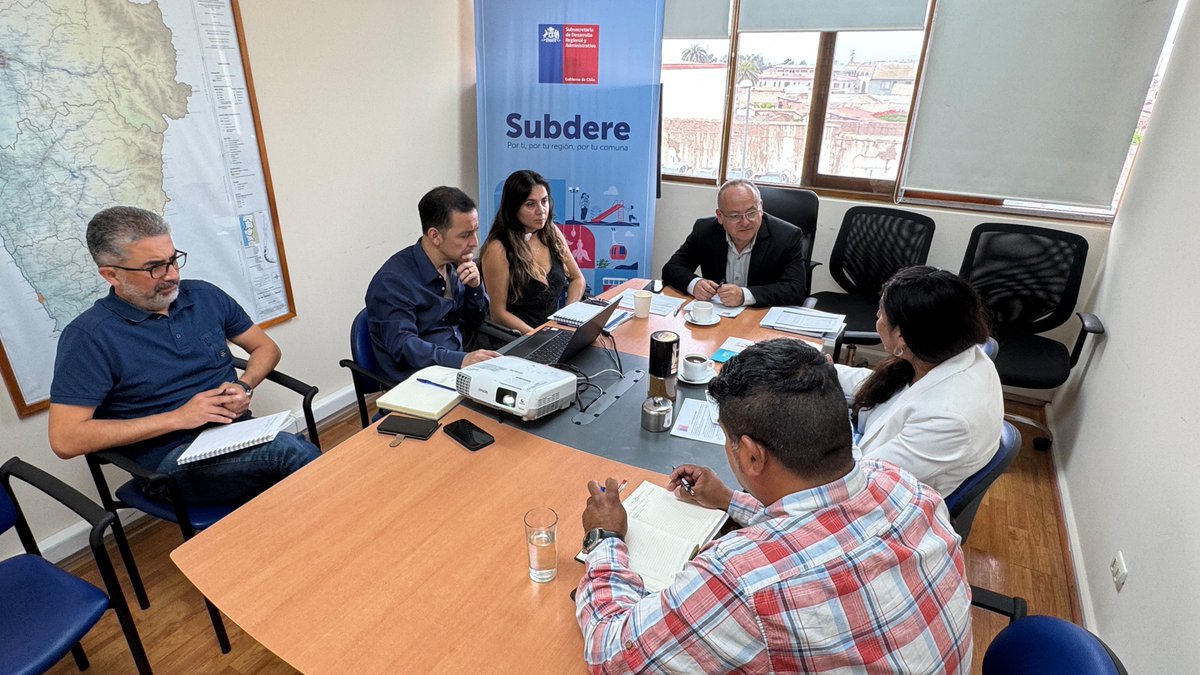 Hoy, nuestro Jefe de Unidad, Bernardo Salinas, participó en una reunión de trabajo con la Alcaldesa de la Municipalidad de La Higuera, Uberlinda Aquea, en una instancia de diálogo para abordar temas relevantes y de interés para el desarrollo de la comuna.