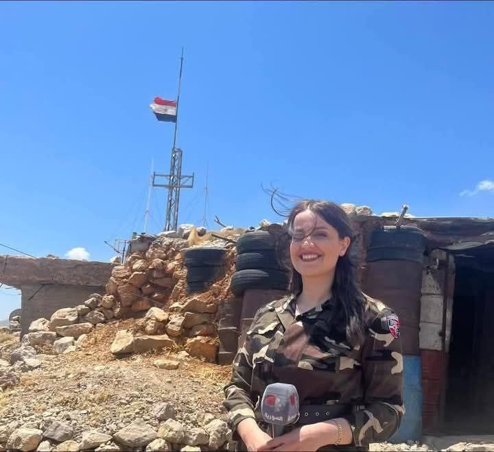 SyrNetworkNews's tweet image. طردالشبيحة يارا صقر من التلفزيون الرسمي
 يارا صقر، الي مابدها 
نقول عنها مكوعة .. 

اجازة بلا راتب، حان الوقت لكل
خريج اعلام شاب يقعد مطرحك ..

يلا وليك لمژاپل التاريخ انت
وشلتك كلها ..