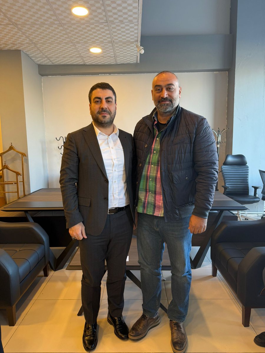Karakopruak's tweet photo. Başkanımız Sayın Av. Orhan Çelik ve değerli Yönetim Kurulumuz, Ahde Vefa Ziyaretleri kapsamında önceki dönem İlçe Başkan Yardımcılarımız, Halit Emre Büyükbudak ve Mahmut İzgördü ' yü  ziyaret etti.
Geçmişten bugüne partimize emek veren yol arkadaşlarımızla bir araya gelmek, sohbet etmek ve gönül bağımızı güçlendirmek bizler için büyük bir mutluluk.

Davamıza hizmet eden herkese minnettarız. 
Birlikte güçlü, birlikte Karaköprü!
@RTErdogan 
@erkankandemir @Ziverozdemir @agral_abdullah @milhamigunbegi @avorhancelik @mahmutizgrd @EmreBuyukbudak