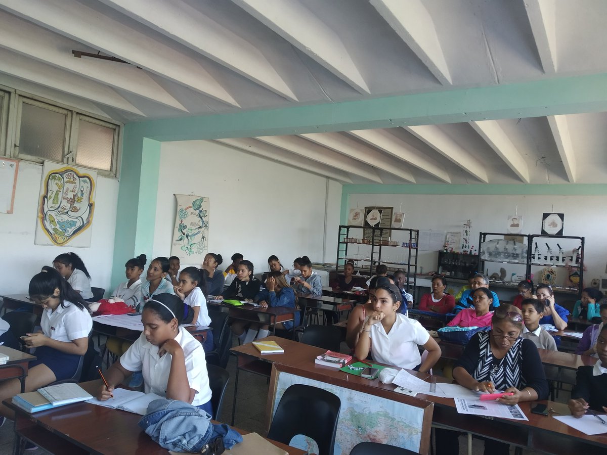 YTSCUBA79's tweet photo. Se desarrolla el Evento de Monitores a Nivel Municipal de Secundaria Básica en #PalmaSoriano con gran éxito, donde los participantes compartieron experiencias y aprendieron nuevas técnicas. ¡Juntos seguimos construyendo un futuro mejor para nuestros jóvenes! https://t.co/oNzX4oFpcR