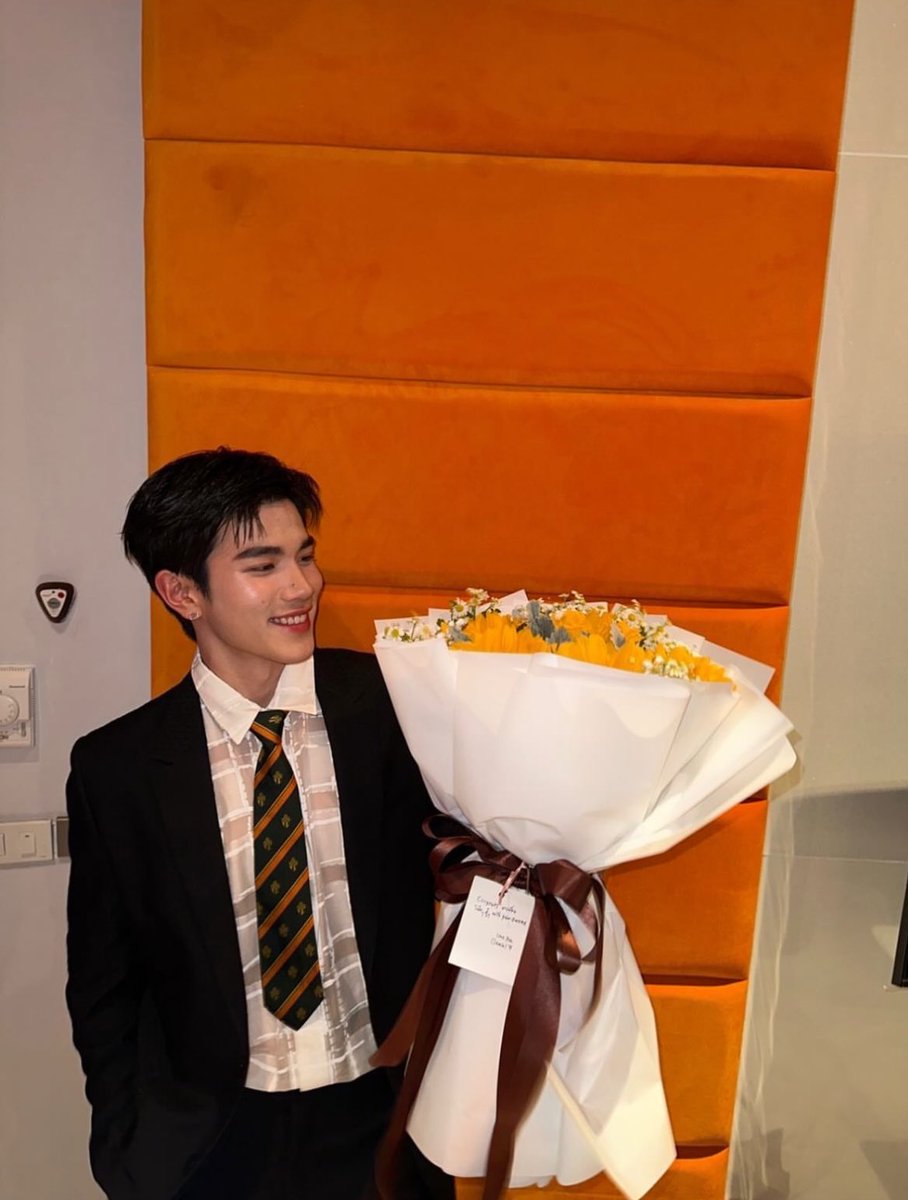 Uaremysunshine — 🌻 tweet media