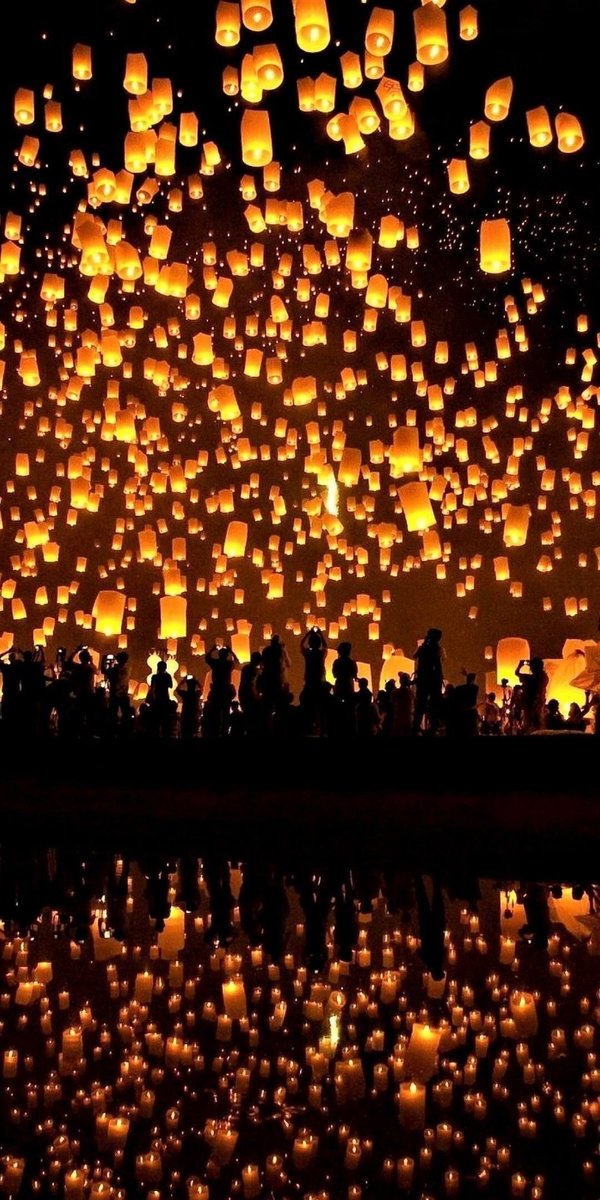 artindetails's tweet photo. a sky full of lanterns https://t.co/bPrnCWMY1m