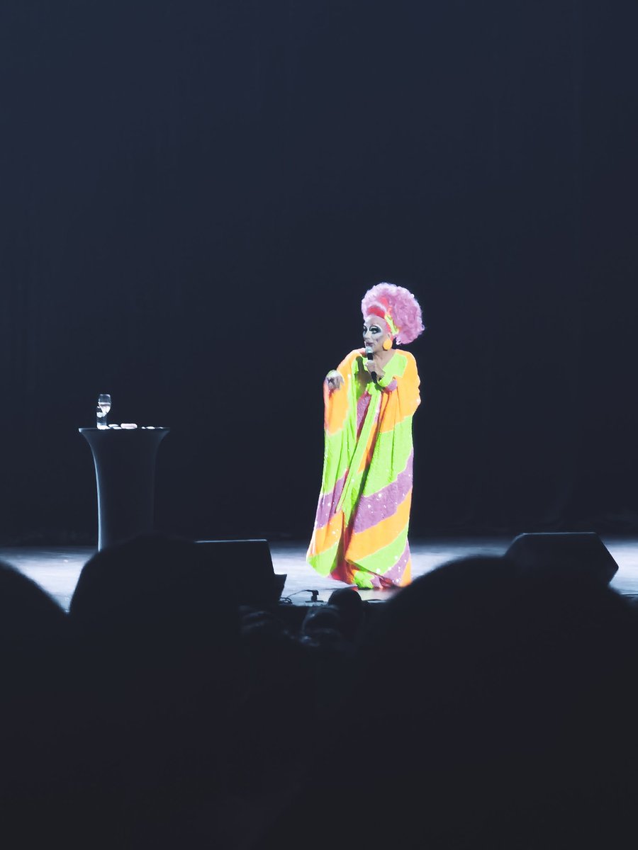 twoBAREhandsph's tweet photo. It's Bianca del Rio bich! 
I'm still star struck seeing this b*tch in flesh! I've been a fan and fall in love with her ever since Drag race S6 and happy I manage to see her live before she pass of old age, *just like May. 

#deadinisidetour #biancadelrio https://t.co/kKBgdG8uPU