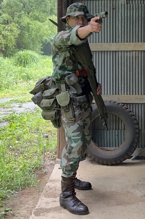 #ハンドガンを構えるとフォローやRTが来るらしい