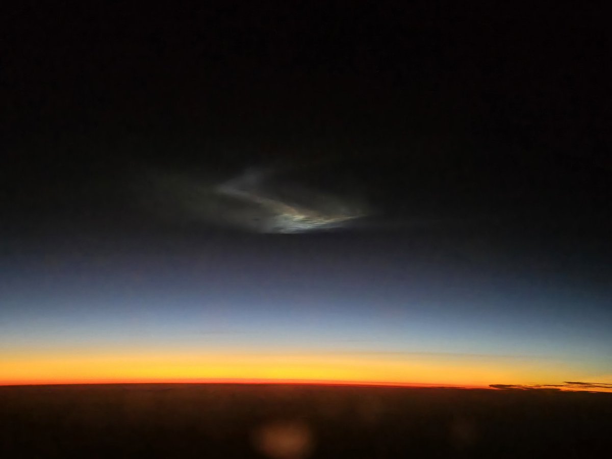 SeanHCrow's tweet image. Some have said this is the best video capture of the most recent @SpaceX mishap yesterday. We estimated being close to 30 nm away &amp;amp; 10,000 below. The closure rate was a little alarming given the perspective. Last photo shows the aftermath of the start of the explosion. @elonmusk