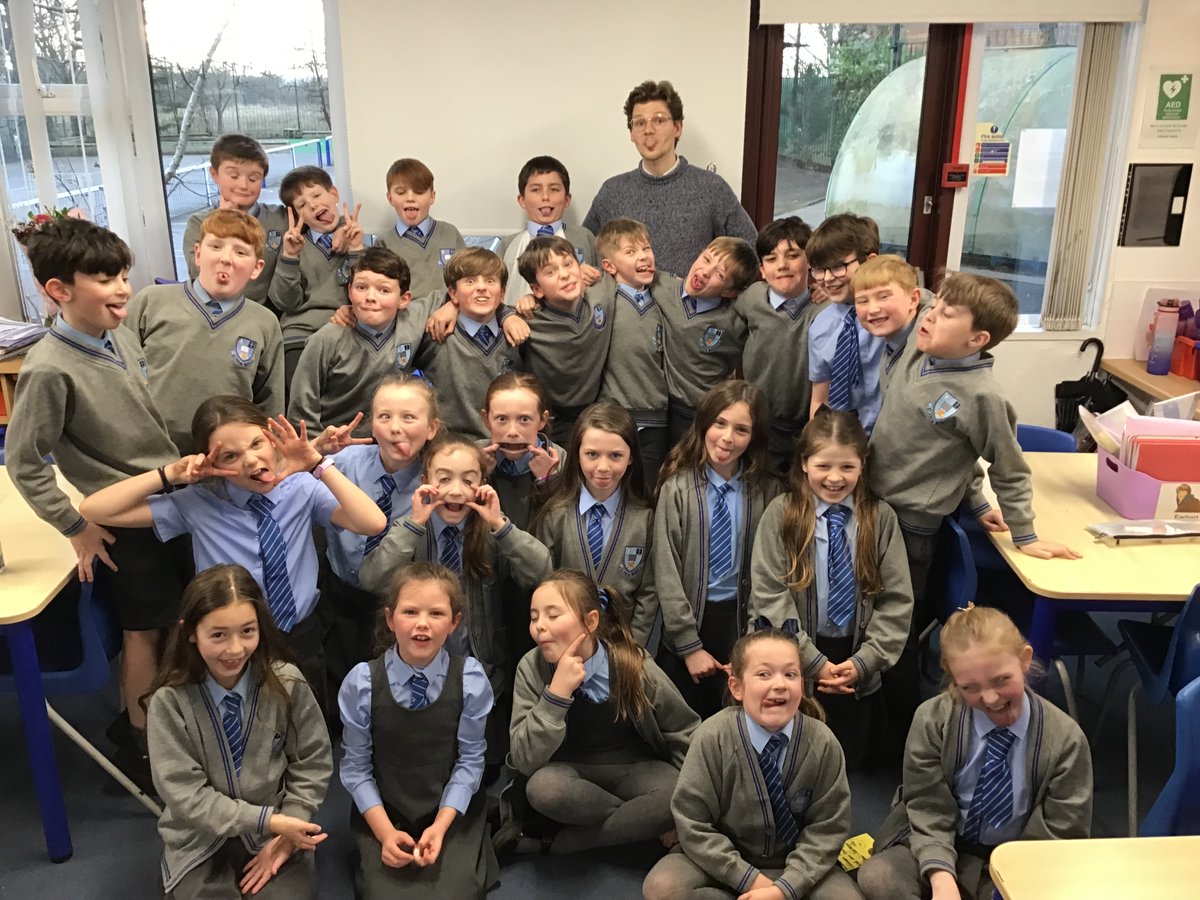 StJBoscoYear4's tweet photo. Goodbye and good luck Mr. Rutlidge. It’s been a pleasure having you in our class! https://t.co/aoZ1QKOT0t