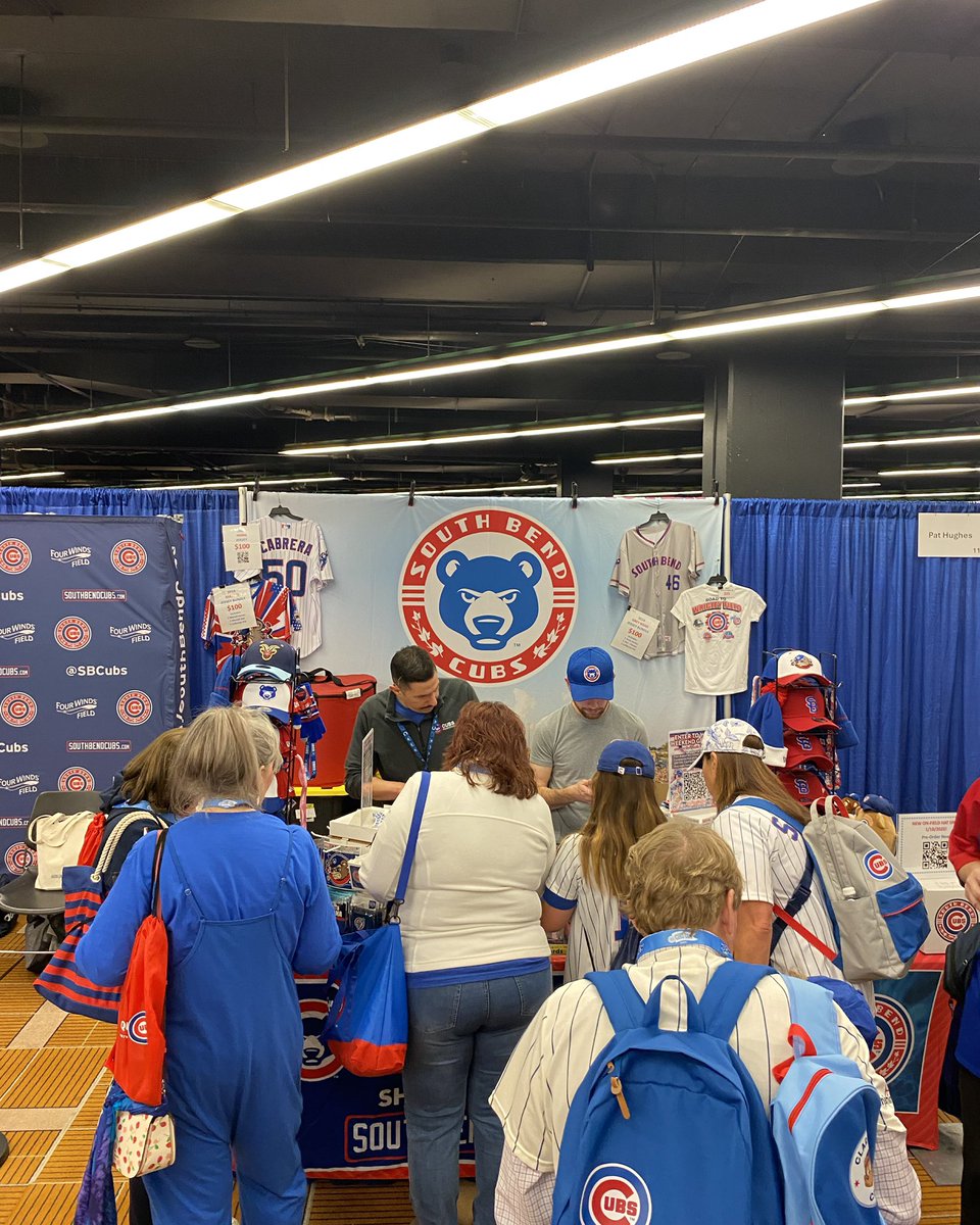 SBCubs's tweet photo. Early scenes of Cubs Con 📸 #SBCubs #CubCon https://t.co/DhlsBUxAbU
