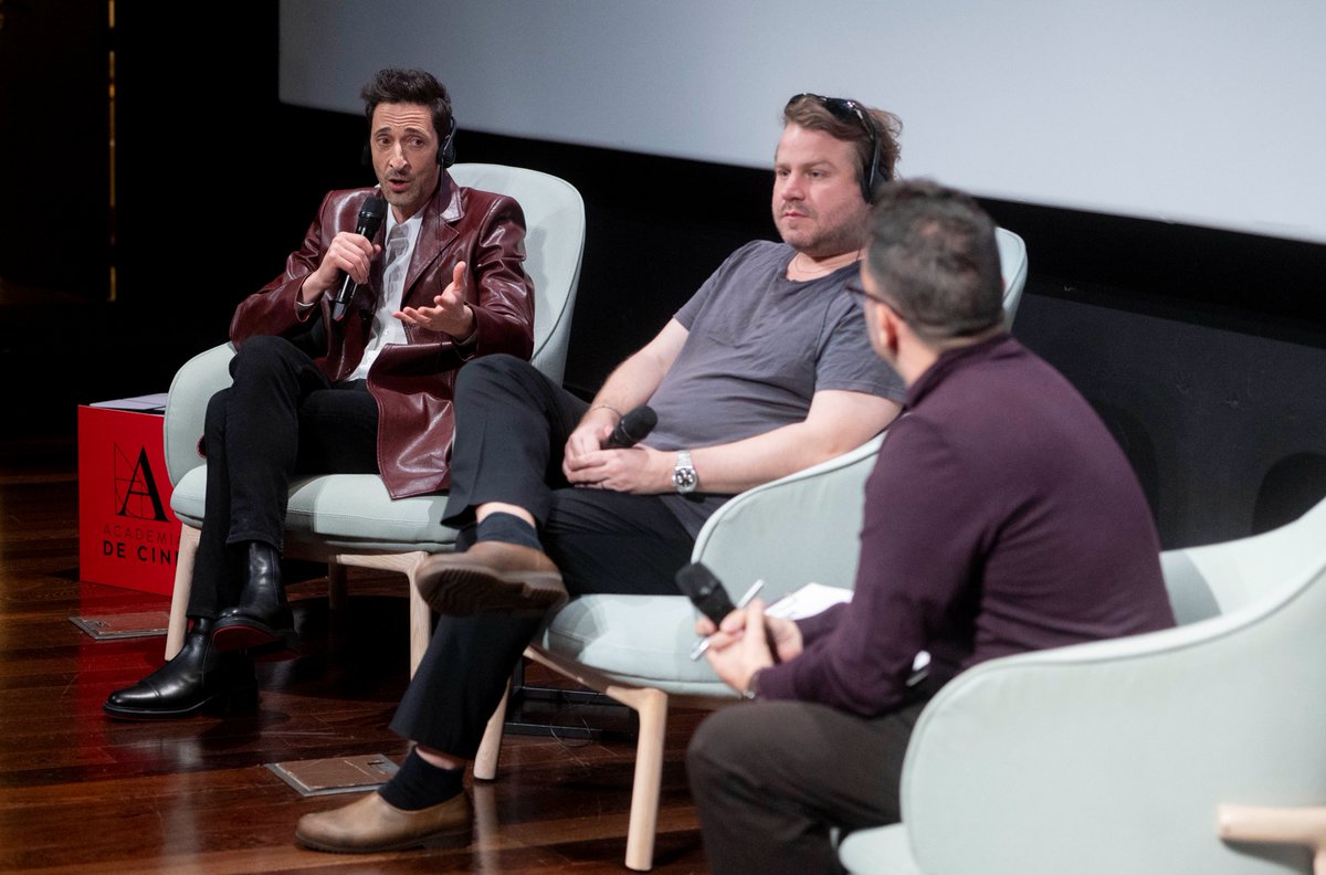 Adrien Brody y Brady Corbet, protagonista y director de The Brutalist respectivamente, protagonizan un encuentro en la Academia de Cine moderado por J. A. Bayona.
academiadecine.com/2025/01/17/adr…