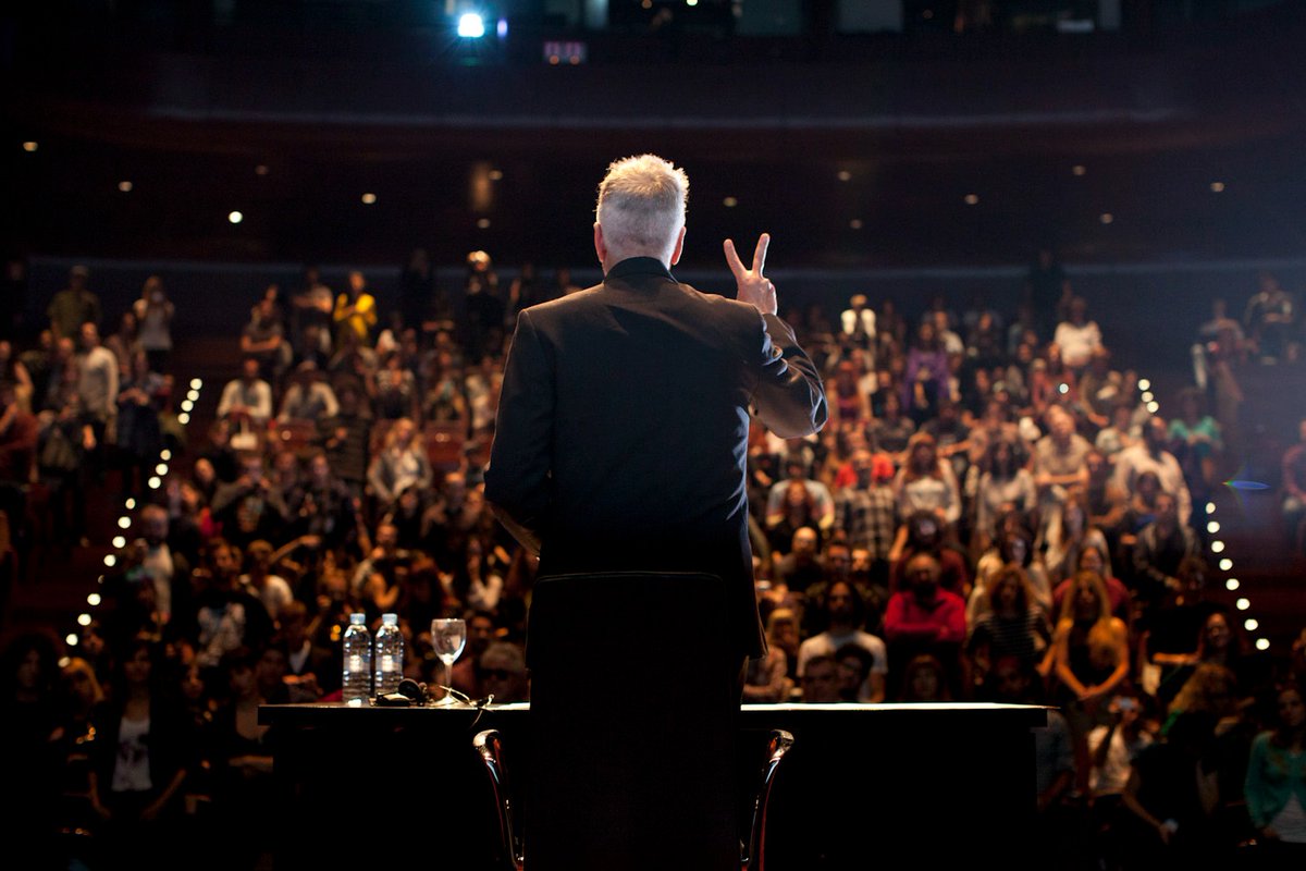 Traer a Lynch a España, y acercarle a tanta gente que compartía nuestra pasión por él, ha sido y siempre será, uno de los mayores honores de este festival. Amor eterno por uno de los mayores artistas del siglo XX. 

David no ha muerto. Ha trascendido.