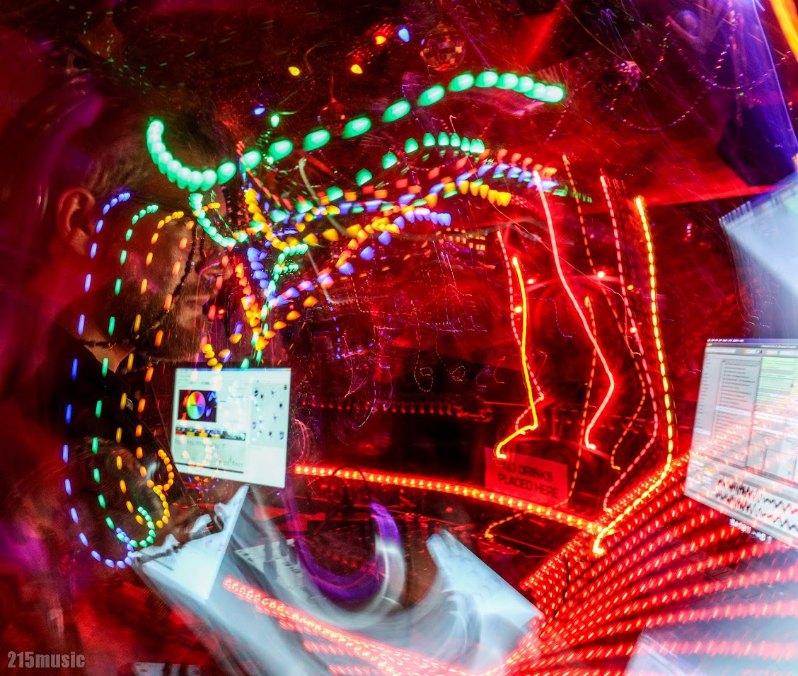 215Music tweet media