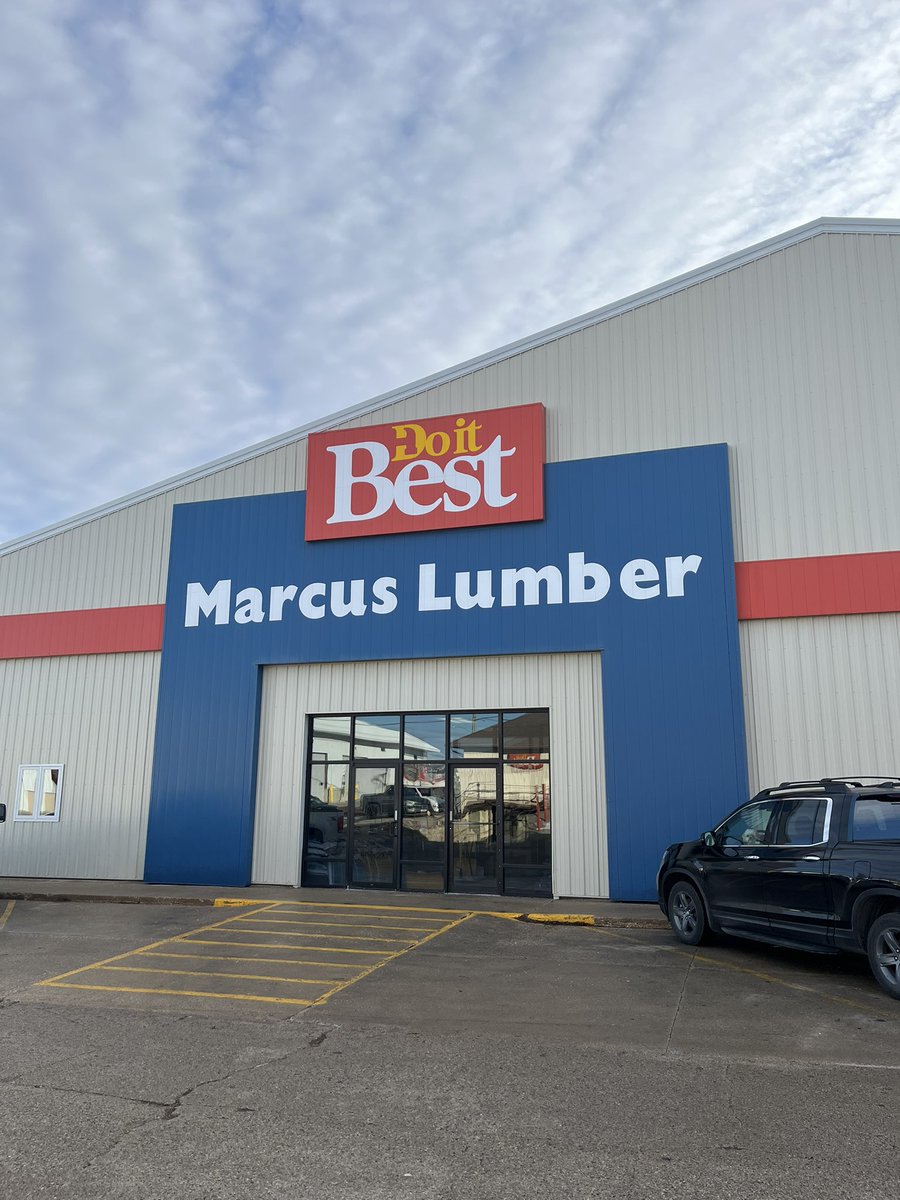 MmcruCaps's tweet photo. It was a big week for our MMCRU CAPS asssociates as we were fortunate enough to host two wonderful speakers who enlightened us with their expertise. A huge thank you to Grant Leavitt of Marcus Lumber Company and Logan Patterson of United Bank of Iowa for sharing their experiences https://t.co/9a9hccm0I9