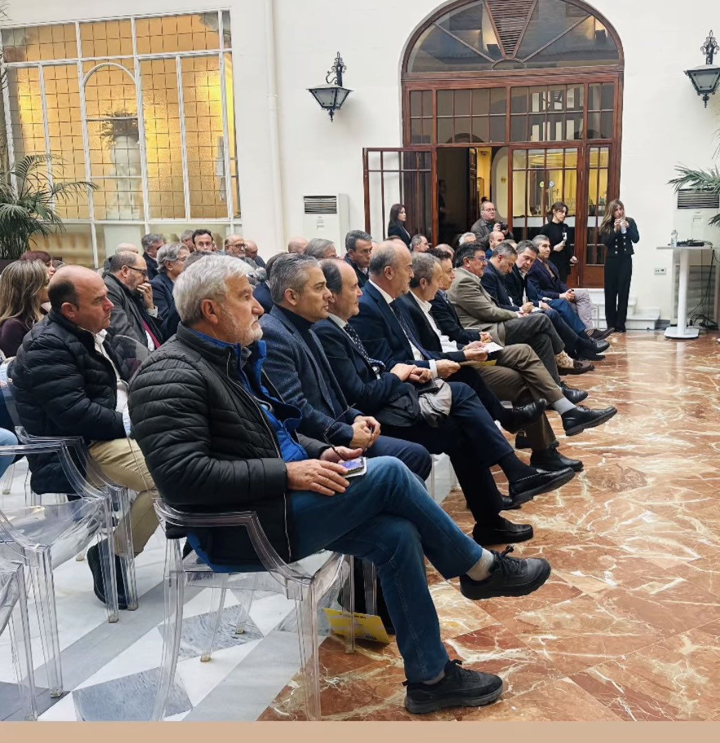 Extraordinaria conferencia de <a href="/f_miranda_s/">Fernando Miranda</a> organizada por <a href="/Bia3/">Bia</a> sobre el futuro de la agricultura y la alimentación en el contexto europeo de la nueva PAC y los mercados globales