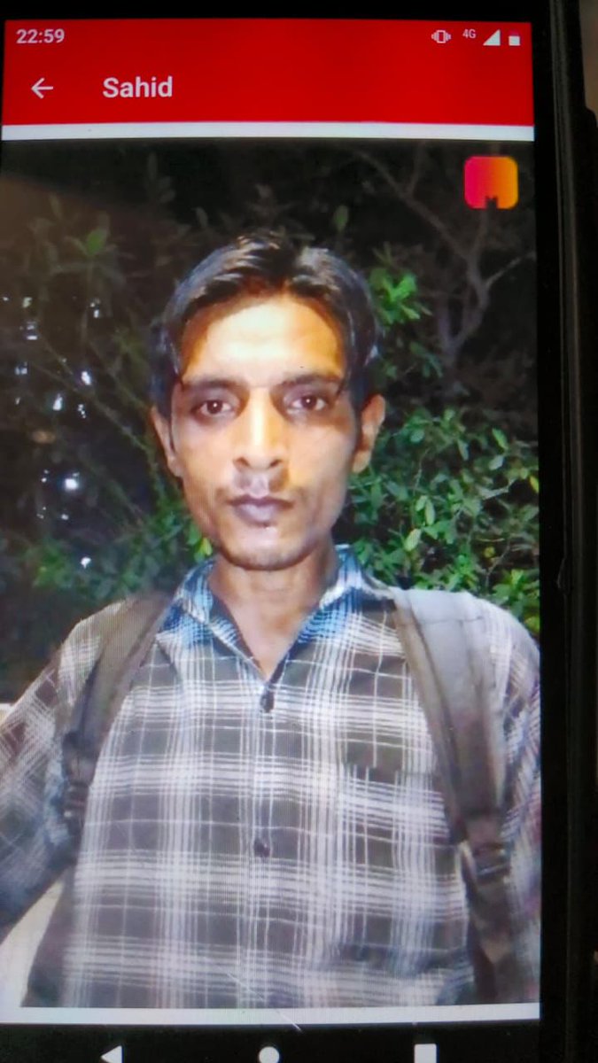 bbbhutra's tweet photo. @MumbaiPolice @KareenaK_FC- 2 years back the guy in the photo stole lots of shoes from flats in our society. A complained was registered with Goregaon SV police station. The guy resembles the person who attacked Saif Ali khan. https://t.co/BztpaGba1U