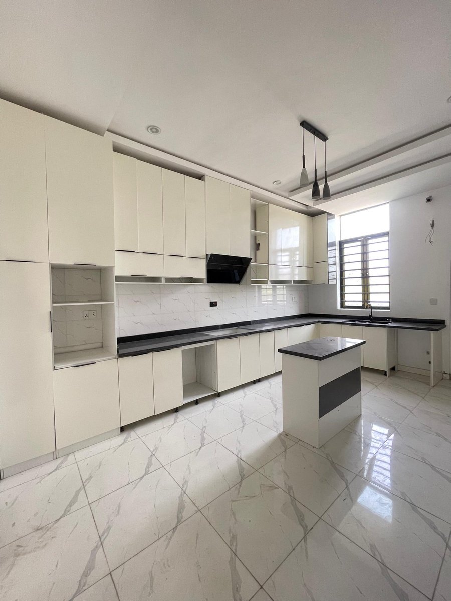 flopsb's tweet image. 5 Bedroom Fully Detached Duplex with BQ.

📍Location: ORCHID

💰Price: N170M

Title: Governor’s Consent

Call/Whatsapp: 08111355363
Email: Hellopropertymogul@gmail.com 

#realestate #thepropertymogul #viralreels #home #lagosbusinessowners #luxury #pixoftheday #viralpost