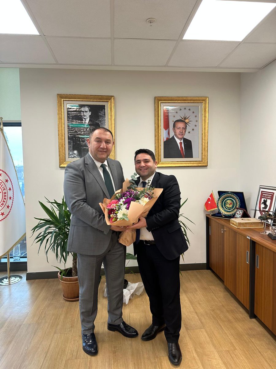 Başakşehir Çam ve Sakura Şehir Hastanesi İdari ve Mali İşler Müdürümüz Sn Murat SOYLU, 14.01.2025 tarihinde görev süresinin sona ermesi nedeniyle kendisine veda ettik. Sayın Müdürüm ile beraber çalışmak benim için büyük onurdu, kendisine yeni görevinde başarılar diliyorum.